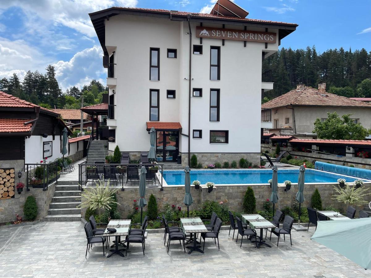 Hotel Seven Springs *