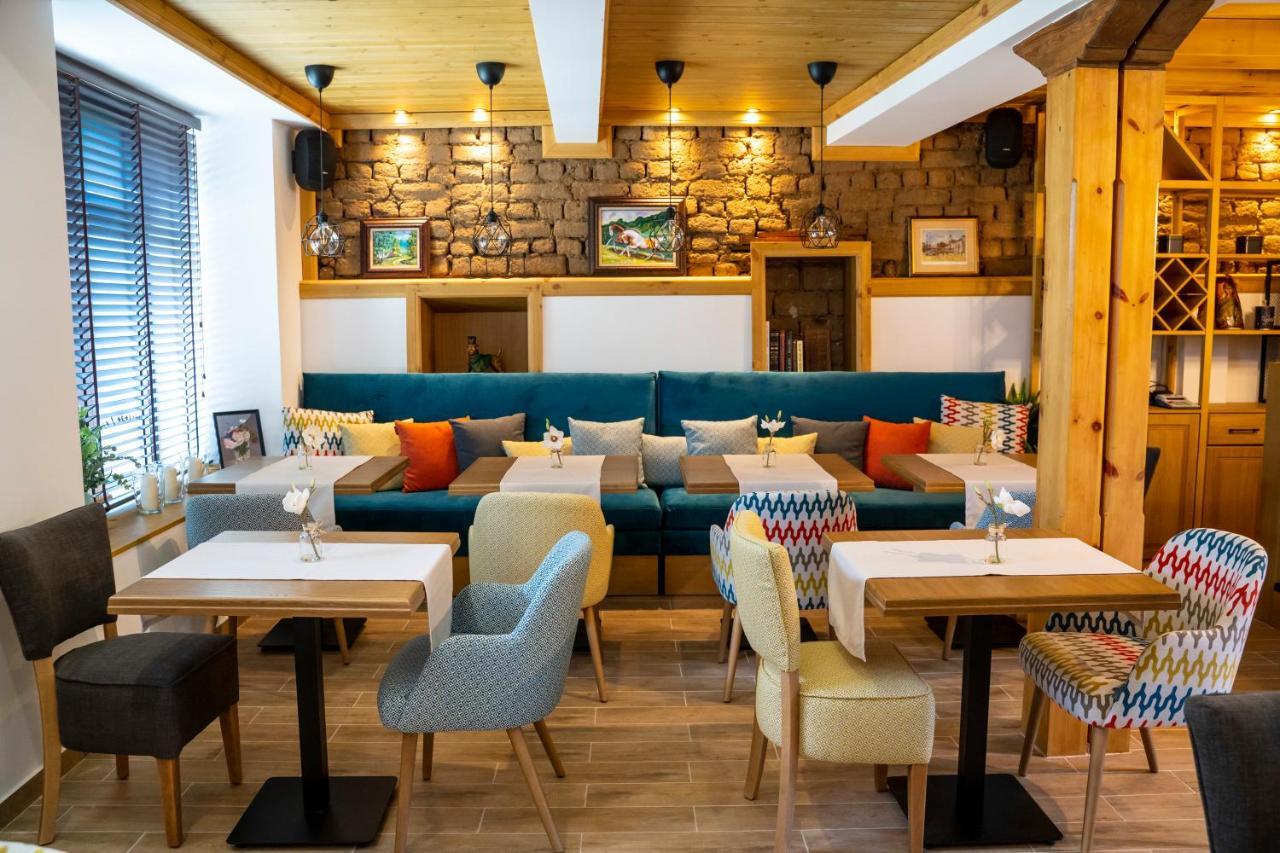 Hotel Seven Springs