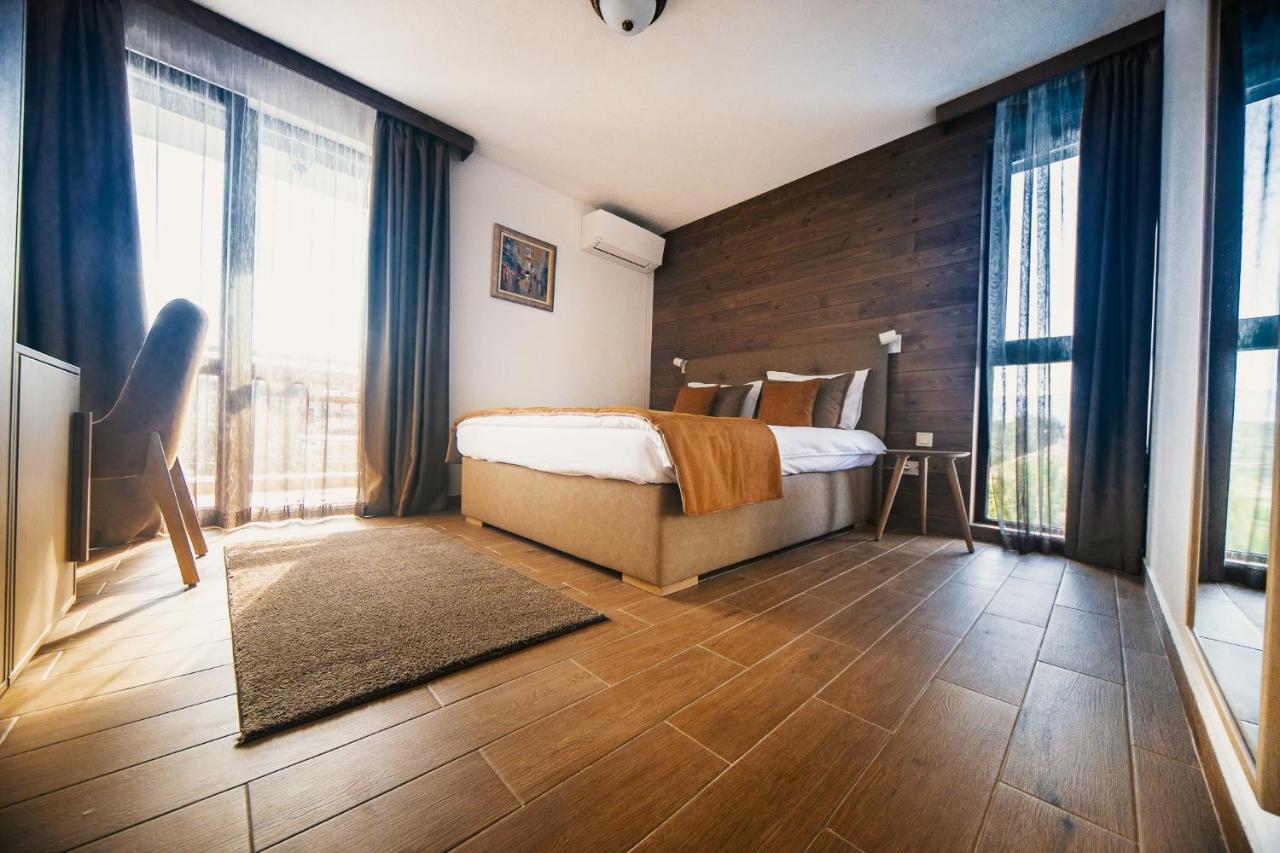 Hotel Seven Springs