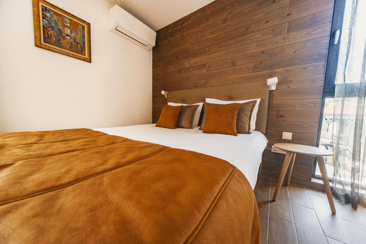 Hotel Seven Springs *