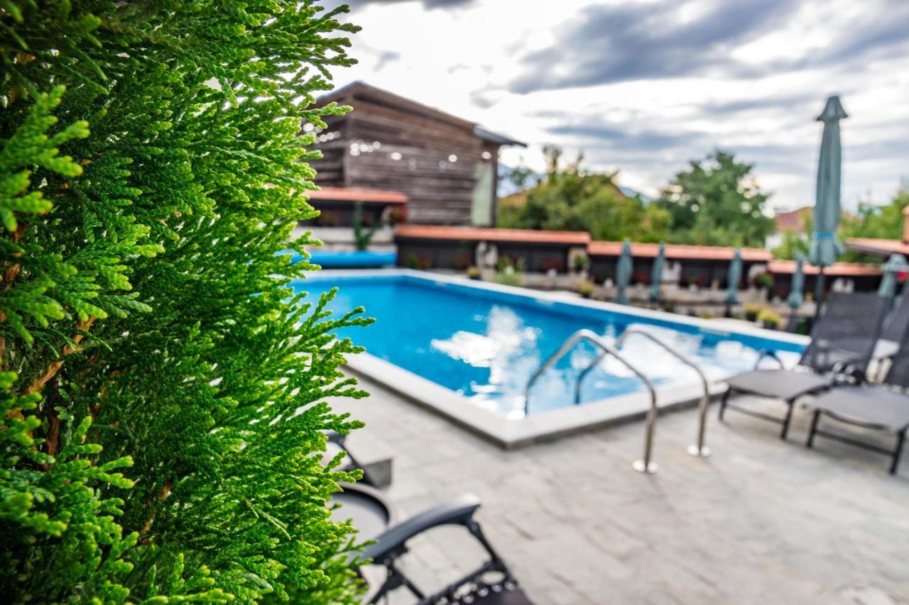 Seven Springs Hotel
